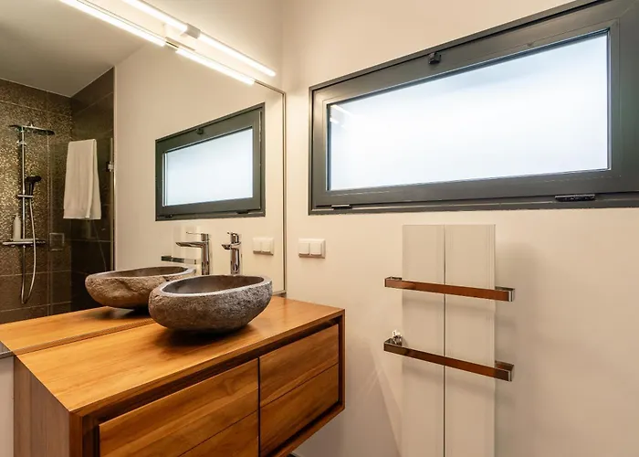 Villa Valley View-villa With Heated Pool And Sauna