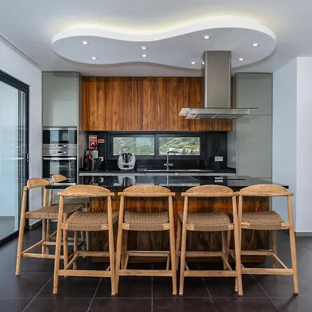 Valley View-villa With Heated Pool And Sauna Villa *