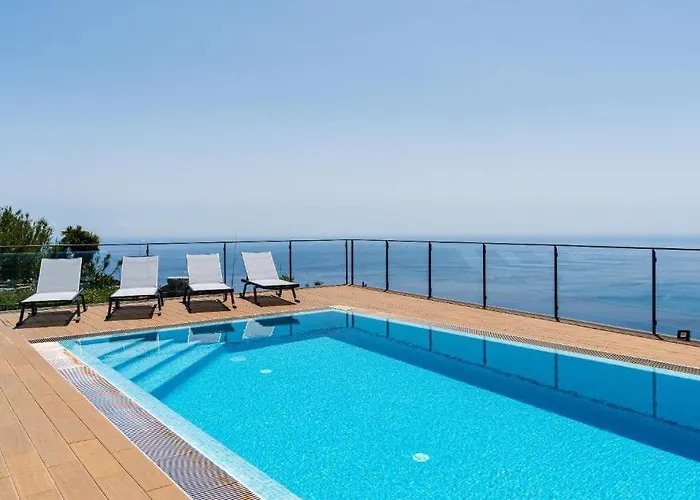 Valley View-villa With Heated Pool And Sauna Willa